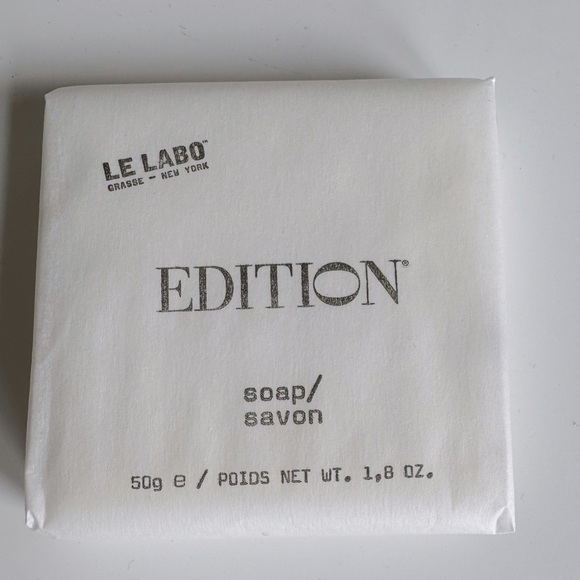 Set of Le Labo for Edition Hotel soap, bath grains and loofah pad - Picture 4 of 8